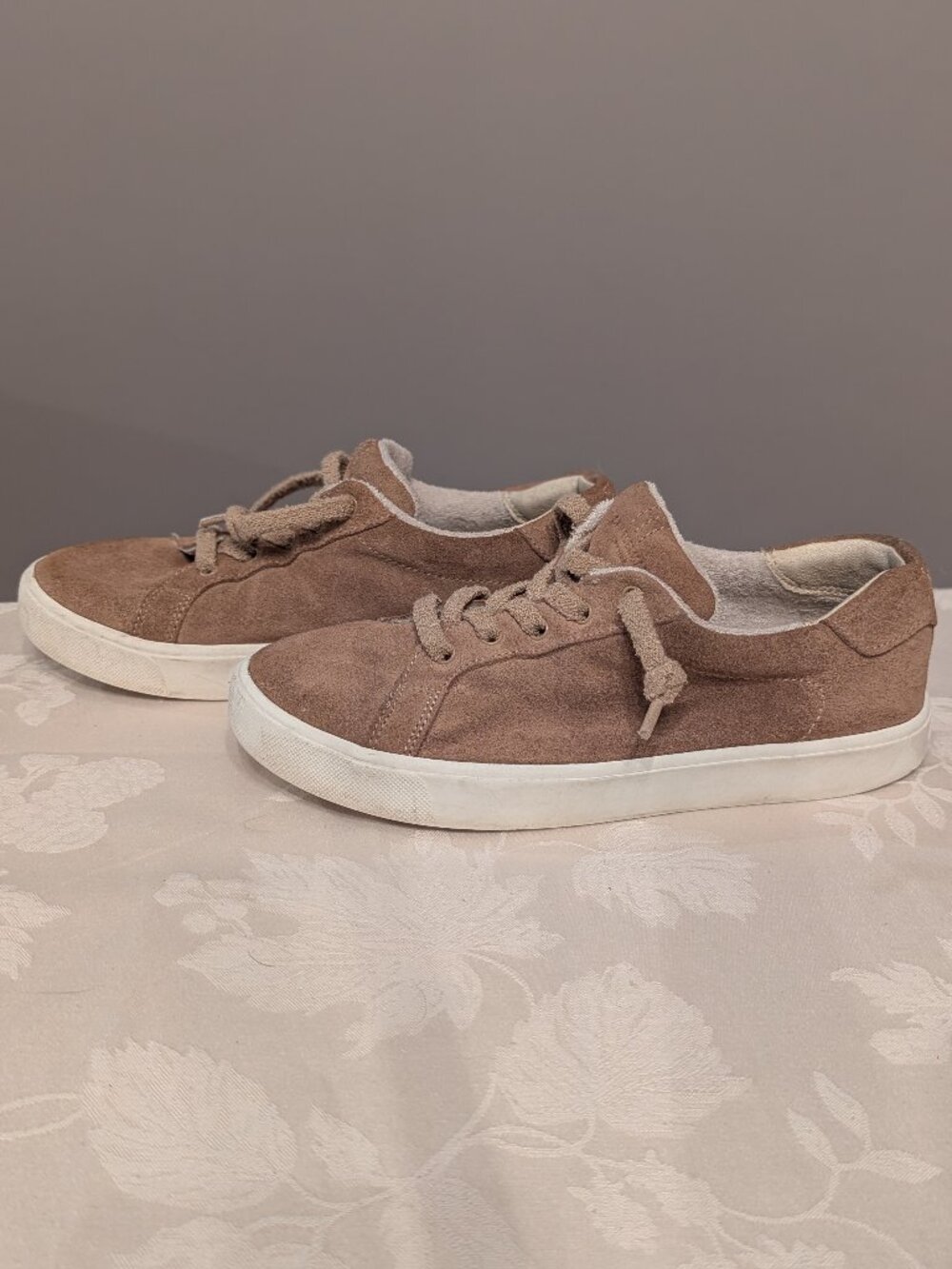 Sam Edelman Girls Ethyl Sneakers Sz 4 Brown Suede Low Top Lace-Up Kids Shoes